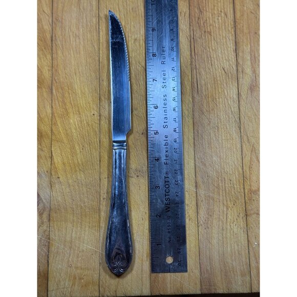 Reed & Barton Ribbon Crest Stainless Steel Flatware Set of 8 - Picture 4 of 9